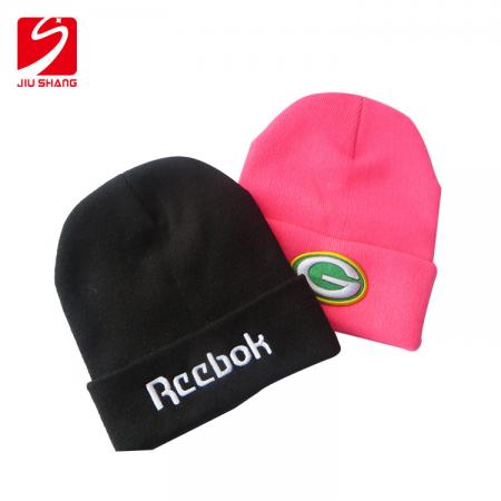 Custom Pink Girls Beanie Hats With Embroidered Logo For Promotion 